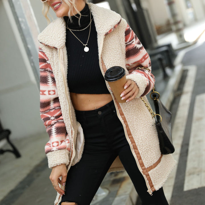 Long fleece-lined jacket for women with trendy pattern and practical integrated pockets Lune London