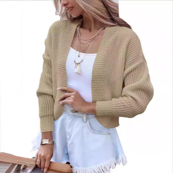 Casual knitted pullover for women with dropped shoulders and loose fit Lune London