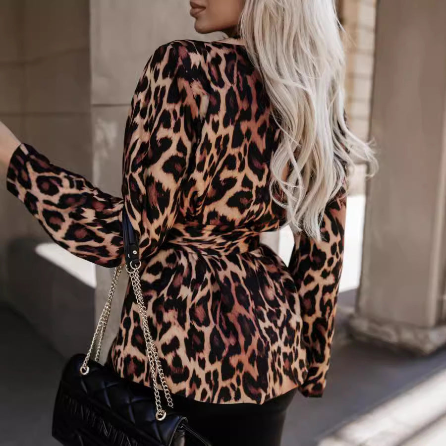 Women's blazer jacket with an elegant leopard pattern and an adjustable belt Lune London