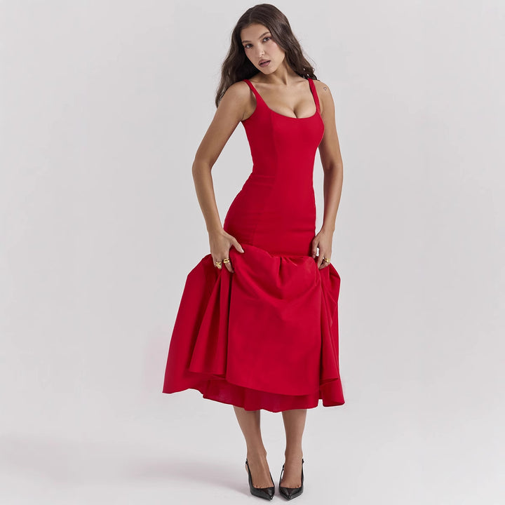 Glamorous maxi dress for women with flared skirt and fitted top Chic & Stil