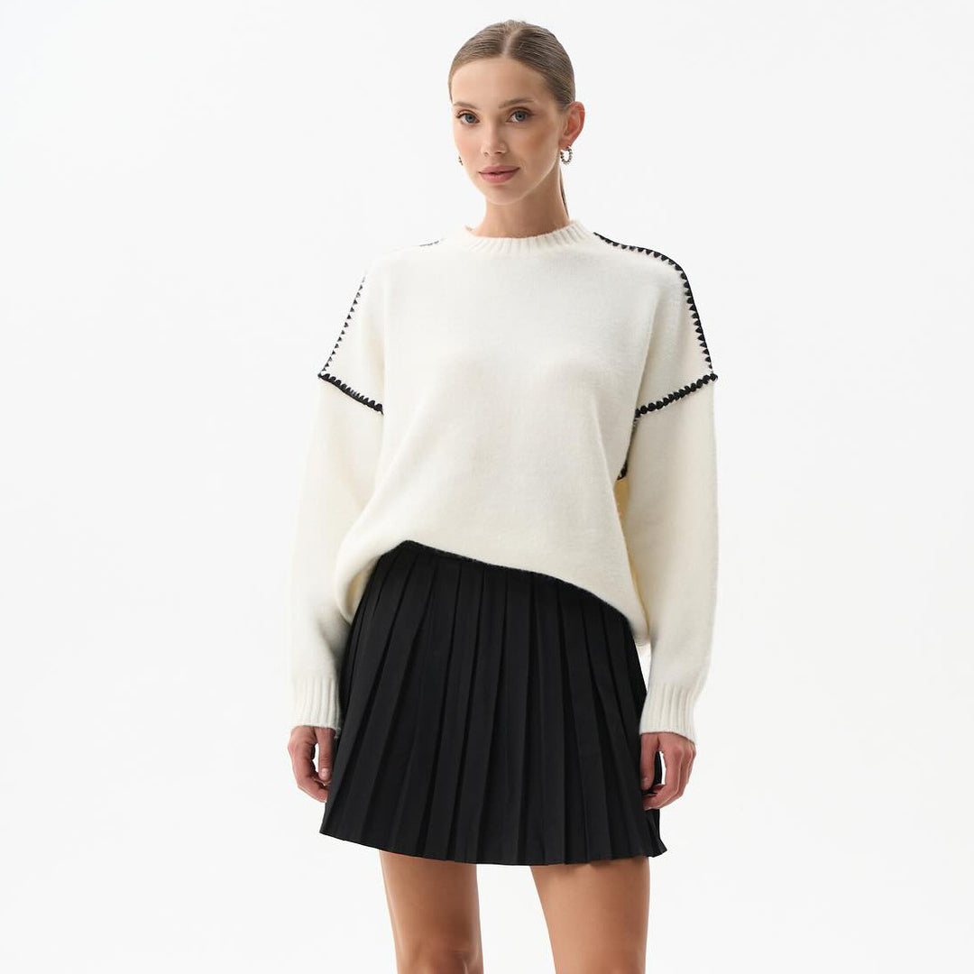 Elegant knitted sweater for women with unique ribbed structures and trendy accents Lune London
