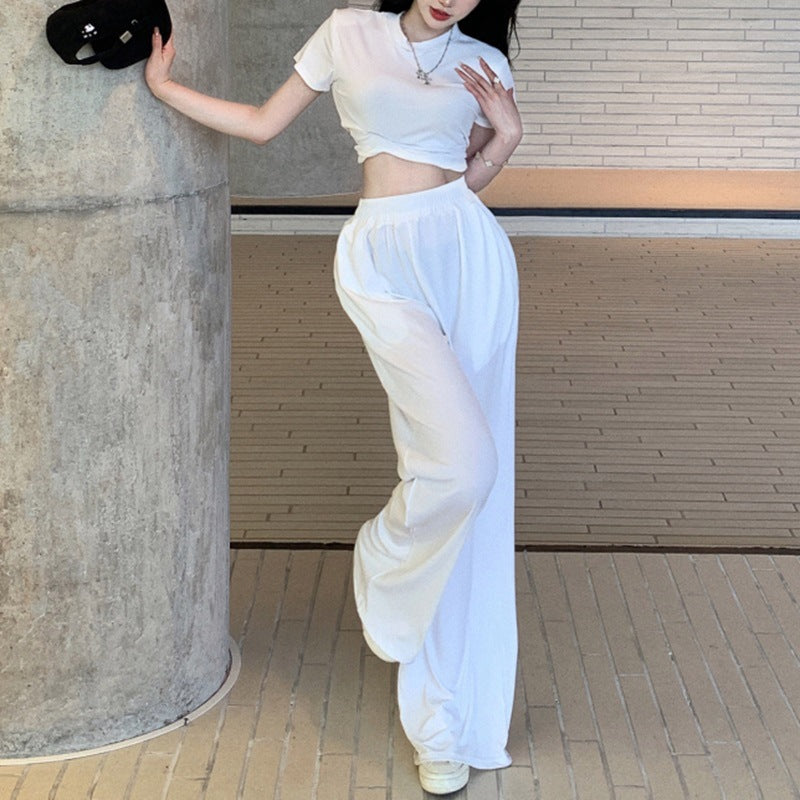 Women's leisure set with short top and flowing pants