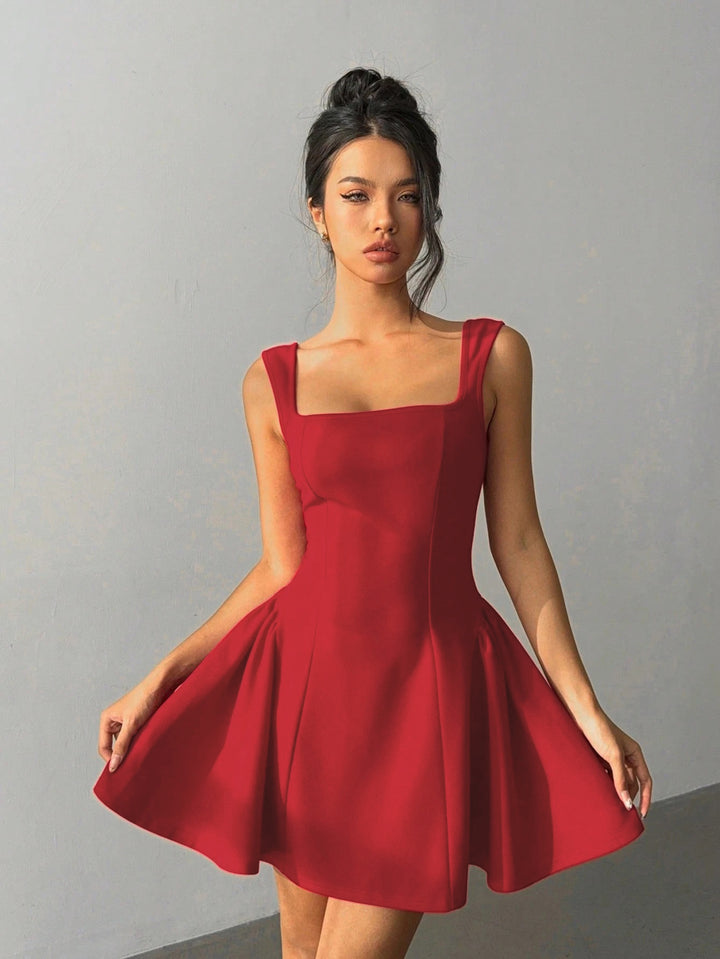 Robe pour femme à coupe ajustée et décolleté carré élégant Chic & Stil