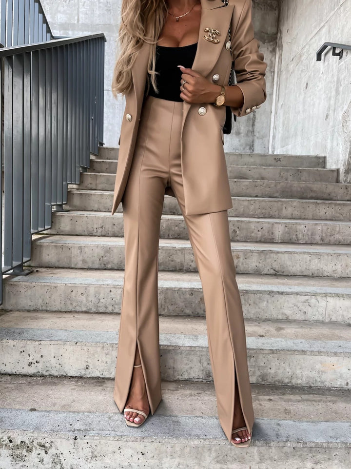 Elegant suit for women with wide legs and extravagant button detail Lune London