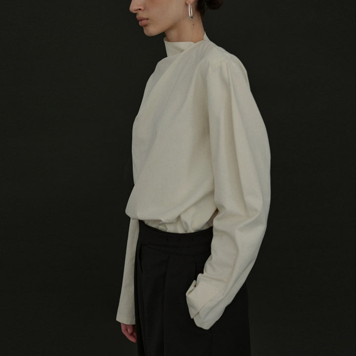 Top élégant pour femmes avec col asymétrique et manches longues Chic & Stil
