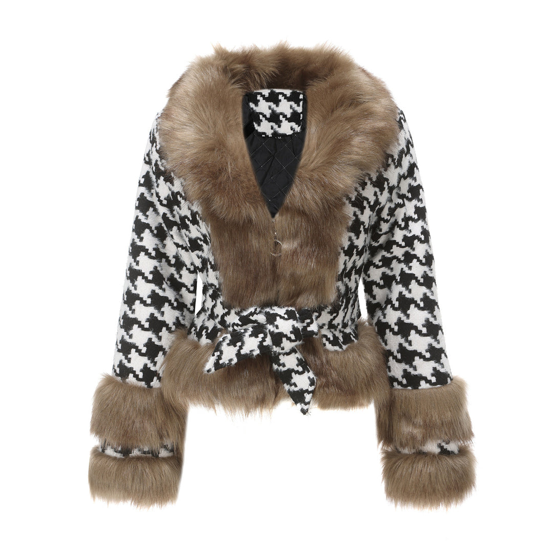 Women High-Quality Winter Coat with a Distinctive Houndstooth Pattern and a Faux Fur Collar Lune London