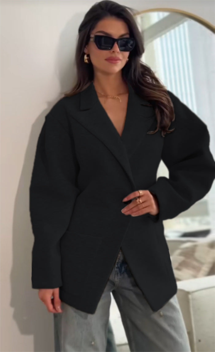 Oversized blazer jacket for women with an elegant cut and voluminous sleeves Lune London