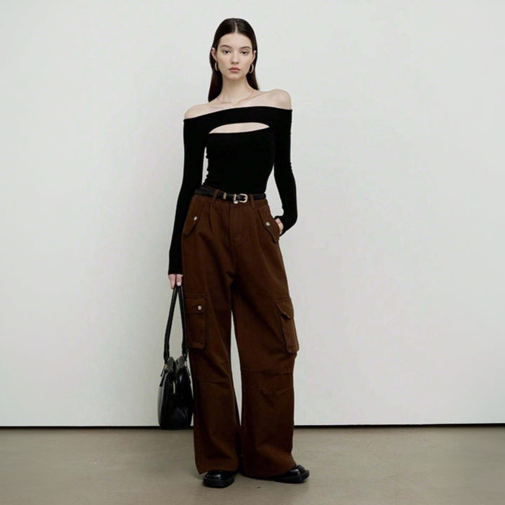 Top ajusté pour femmes avec encolure asymétrique et manches longues Chic & Stil
