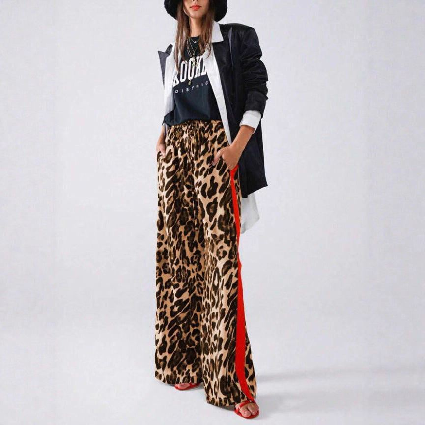 Leisure pants for women with animal print and contrasting stripes on the sides Lune London