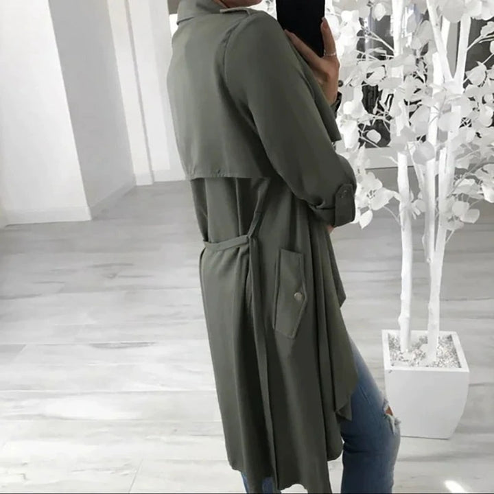 Elegant women's wrap cardigan in soft fabric with a long cut and practical pockets Lune London