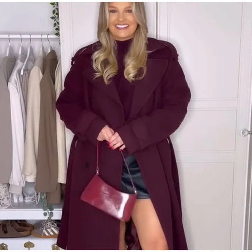 Elegant Woman Oversized Wool Jacket with Deep Lapels and Side Pockets Lune London