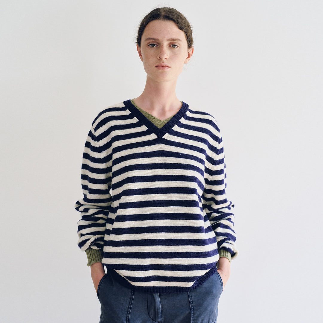 Pull femme à col en V avec motif rayé Chic & Stil