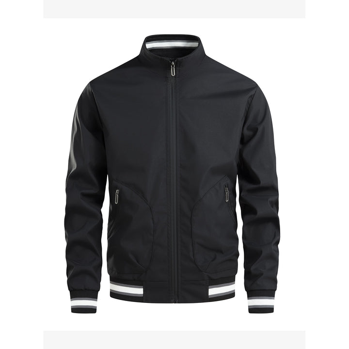 Sporty transition jacket for men with high collar and practical zippered pockets Lune London