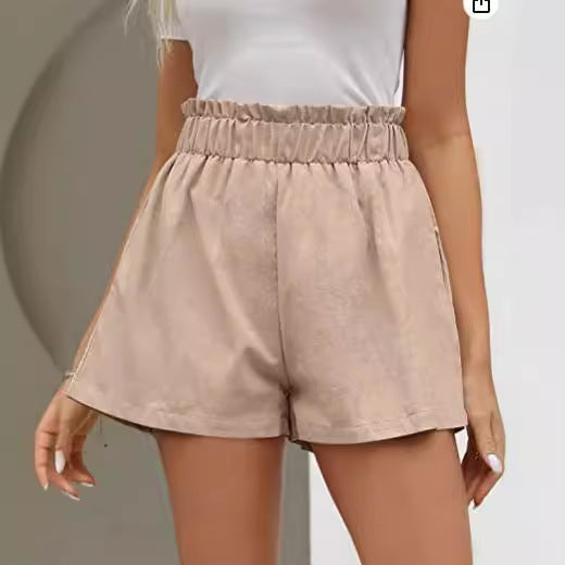 Shorts pour femmes avec taille élastique et poches latérales Chic & Stil