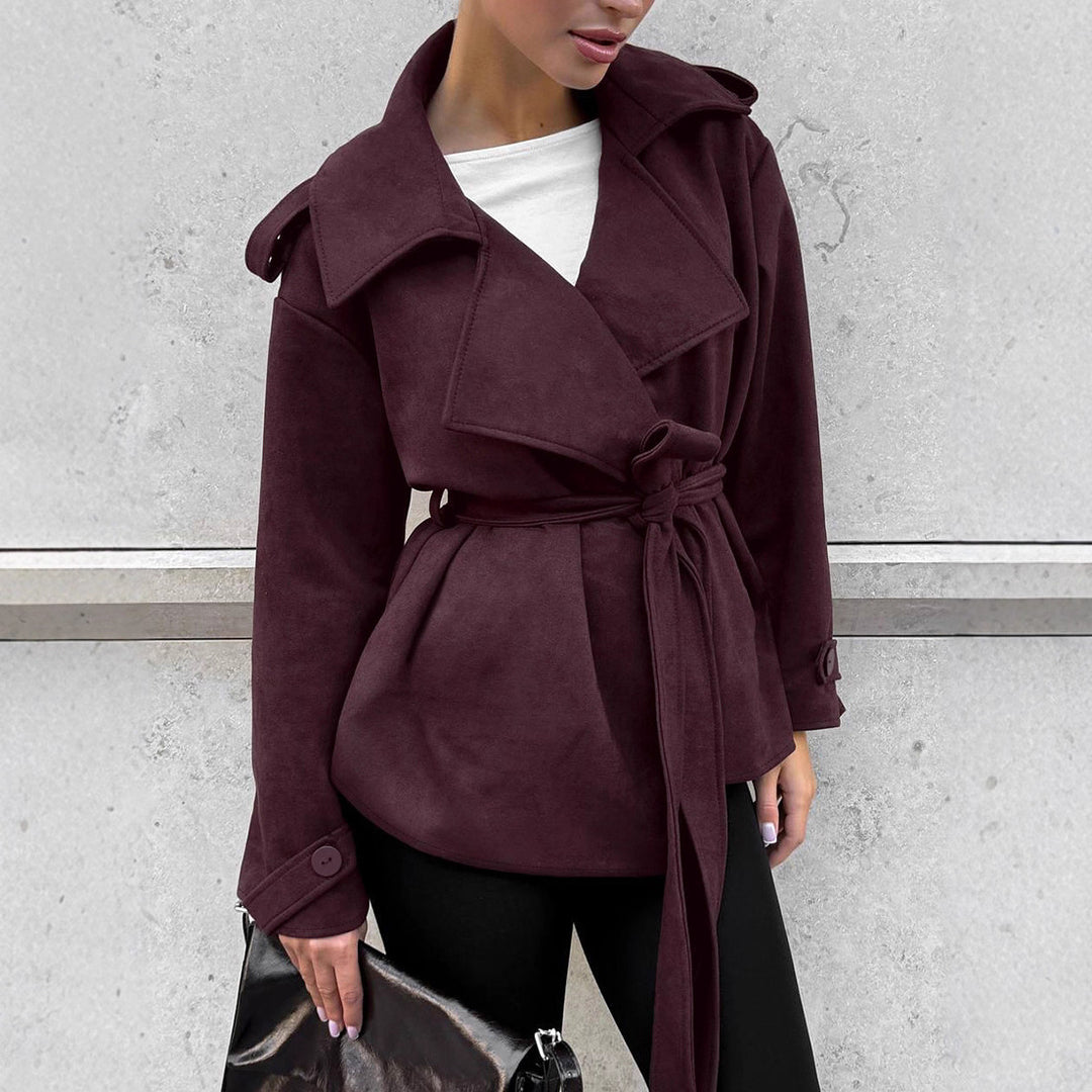 Elegant trench coat for women with removable belt and textured material Lune London