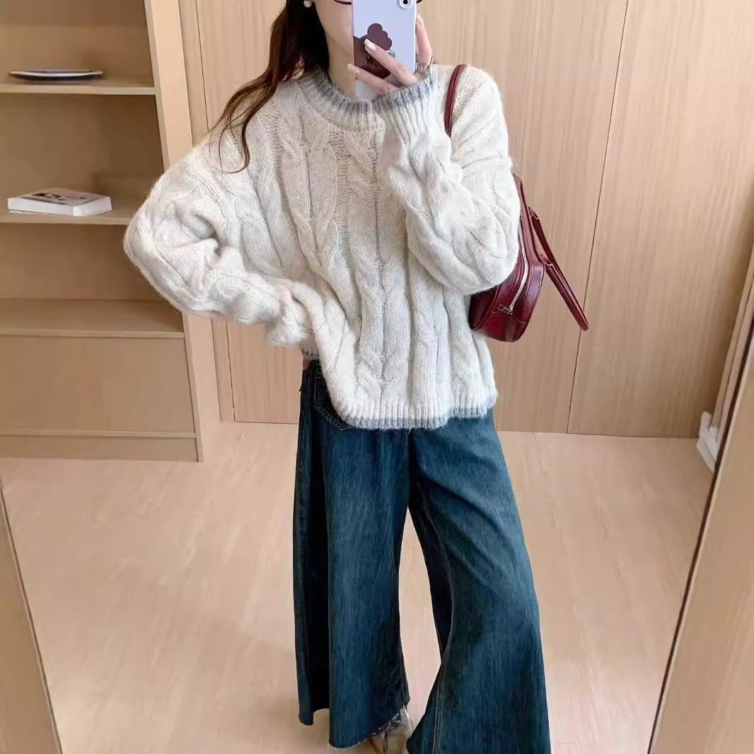 Ladies chunky knit sweater with cable pattern and round neckline Lune London