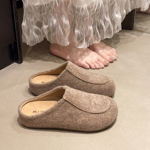 Ladies' chic and stylish salon shoes