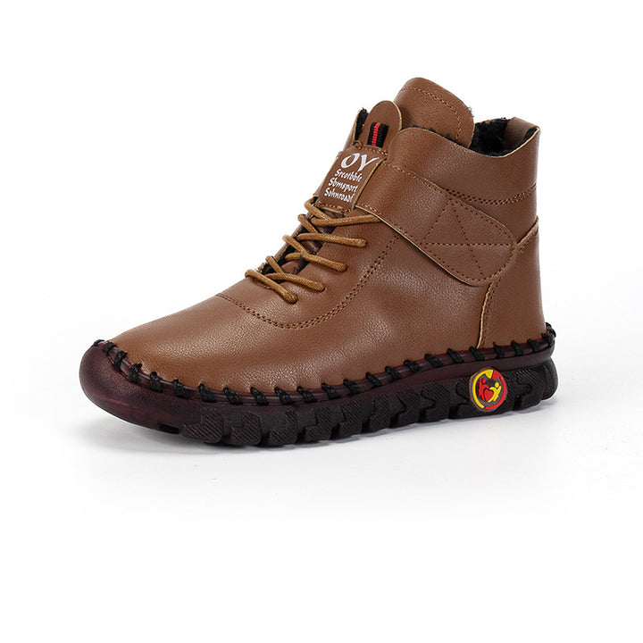 Women's winter boots with adjustable velcro closure and sturdy profile Lune London