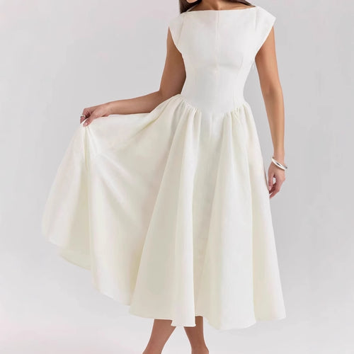 Ladies Elegant Ball Gown with Tulle Skirt and Zipper Closure at the Back Lune London
