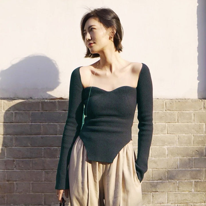 Pull finement tricoté pour femmes avec décolleté en forme de cœur Chic & Stil