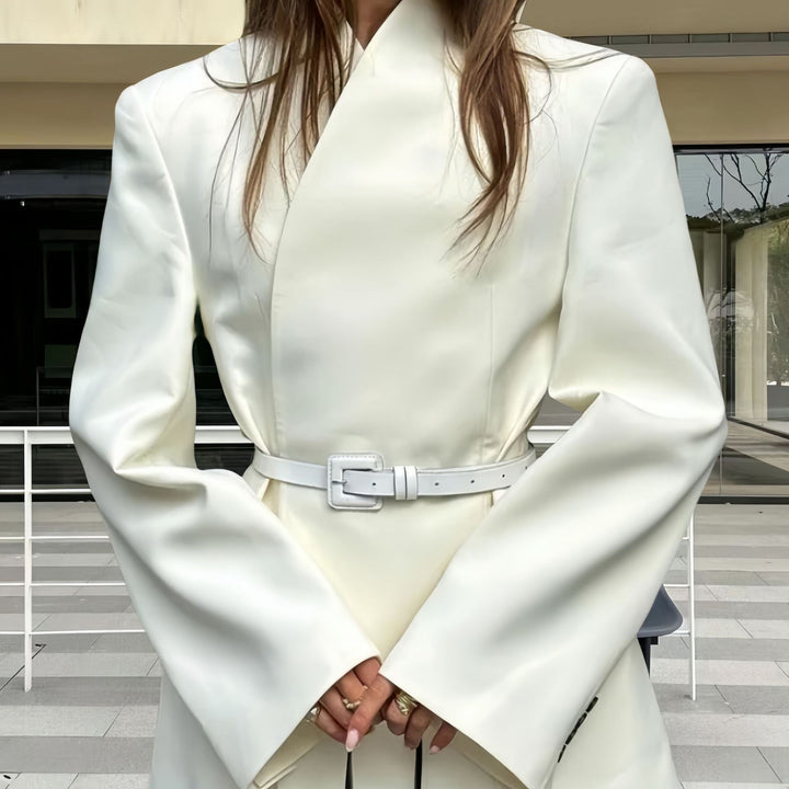 Ladies Elegant and modern blazer jacket Lune London
