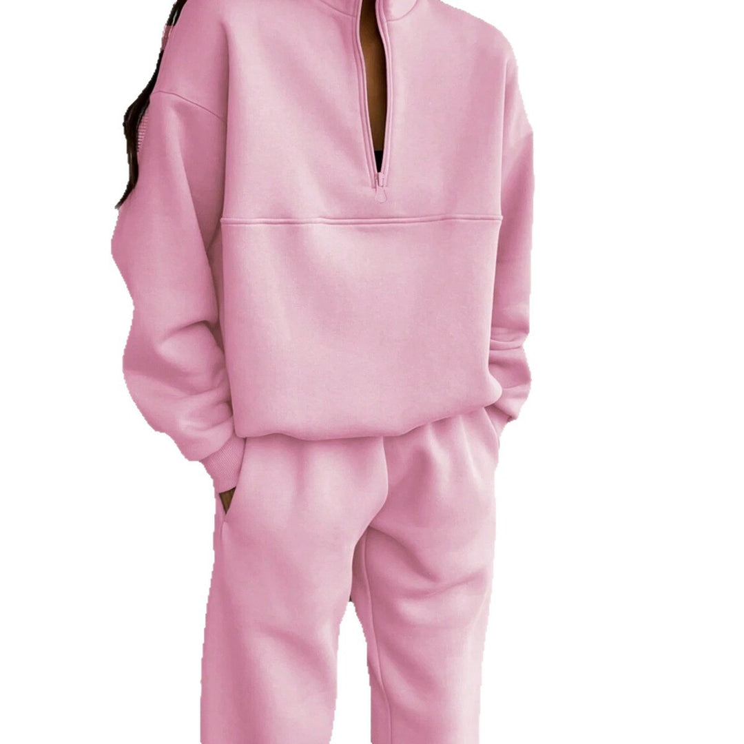 Chic and Style women's sports and leisure set with high collar and zipper