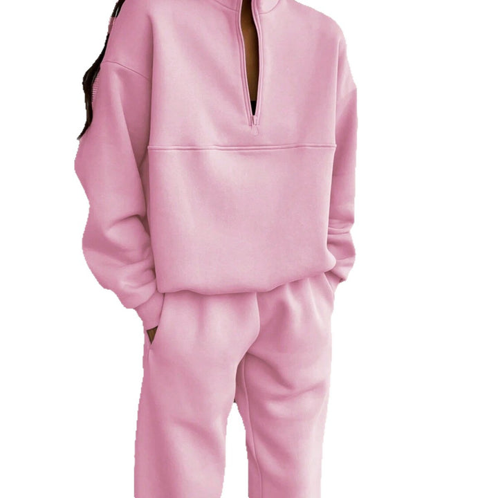 Chic and Style women's sports and leisure set with high collar and zipper