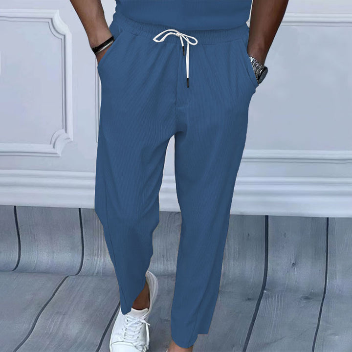 Casual chino pants for men with elastic waistband and side pockets Lune London