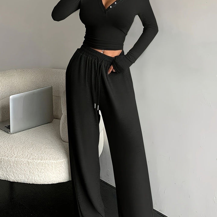 Ensemble de loisirs féminin avec détails en bouton et taille élastique Chic & Stil