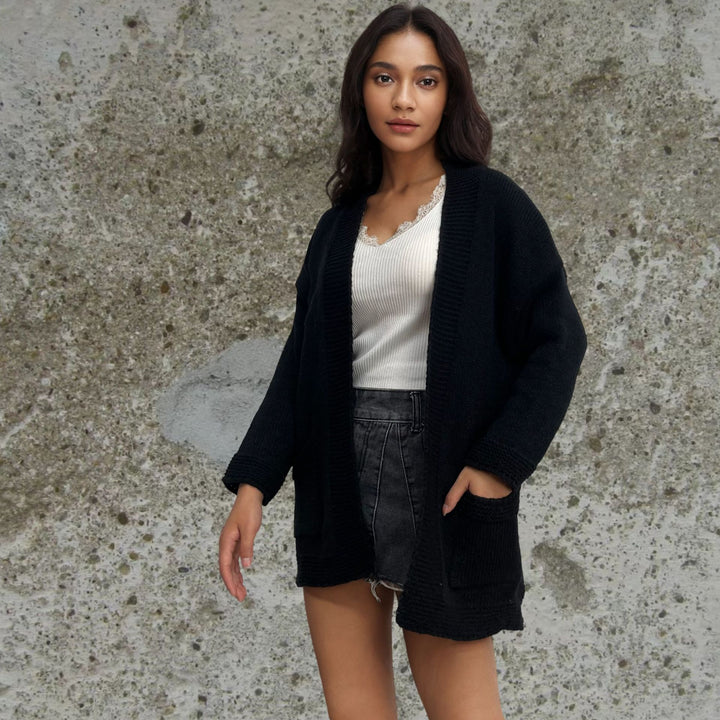 Knitted jacket for women with large pockets and relaxed fit Lune Londonl