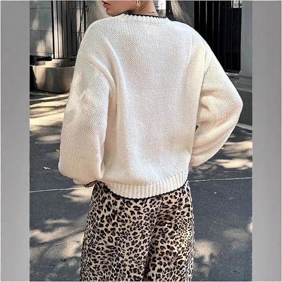 Knitted sweater for women with a unique lobster pattern and a casual cut Lune London