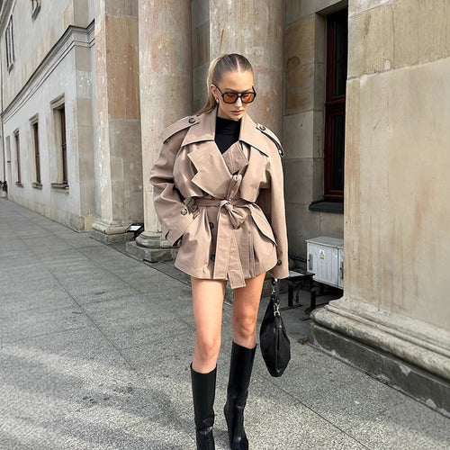 Women's trench coat with belt and special button details Lune London