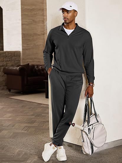 Men's leisure suit with modern stand-up collar and practical zipper pockets Chic & Stil