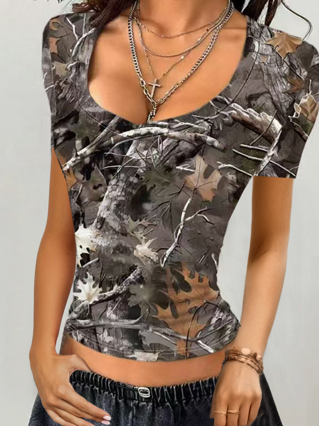 Lune London trendy V neck camo women's T-shirt