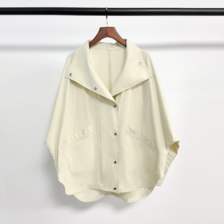 Elegant transition jacket for women with wide lapels and practical pockets Lune London
