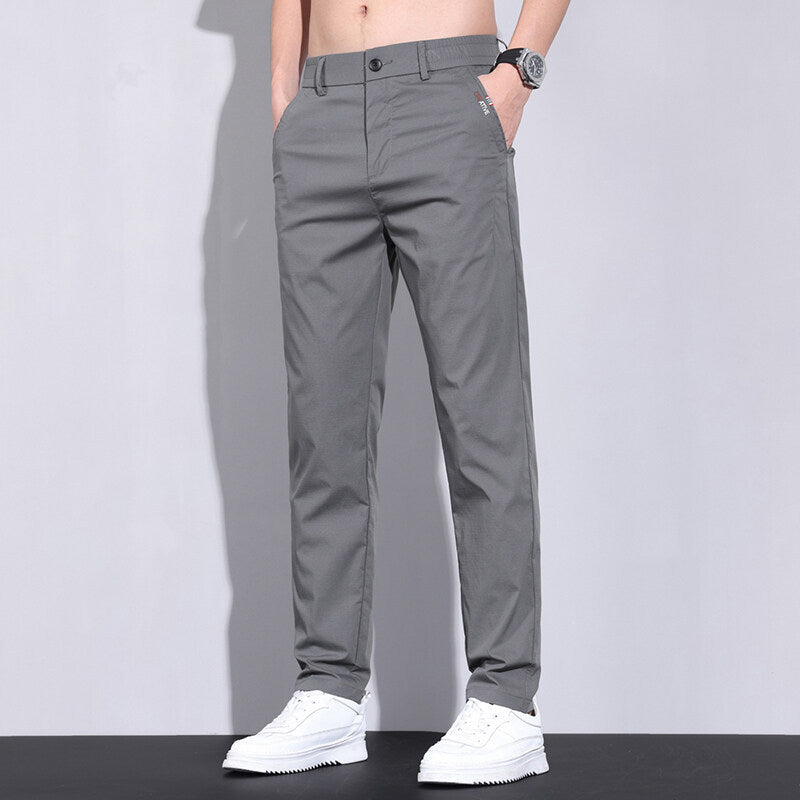 Pantalon chino tendance pour hommes avec taille élastique et poches latérales pratiques Lune London