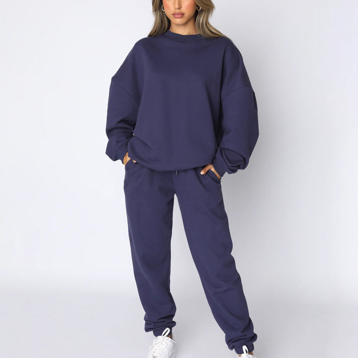 Women's comfortable feel-good jogging suit with relaxed fit and elastic waistband Chic & Stil