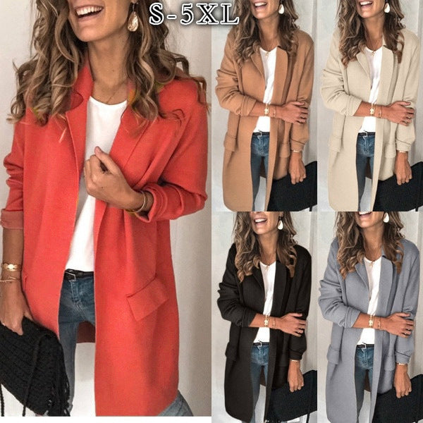 Elegant coat for women with practical pockets and relaxed fit Lune London
