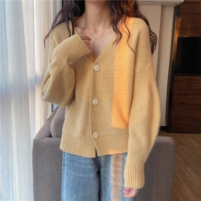 Women casual cardigan with V-neck and large buttons Lune London