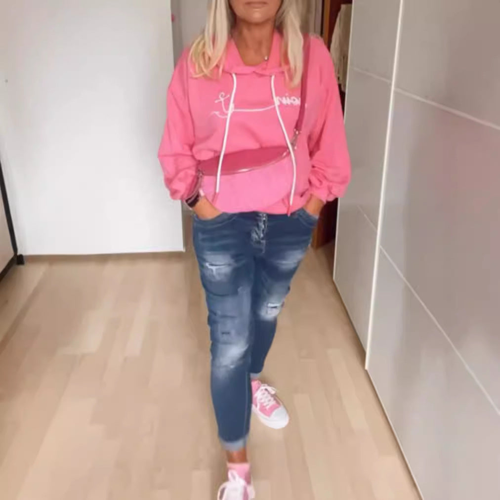 Hoodie décontracté pour femmes avec impression de lettrage moderne et poches pratiques Chic & Stil