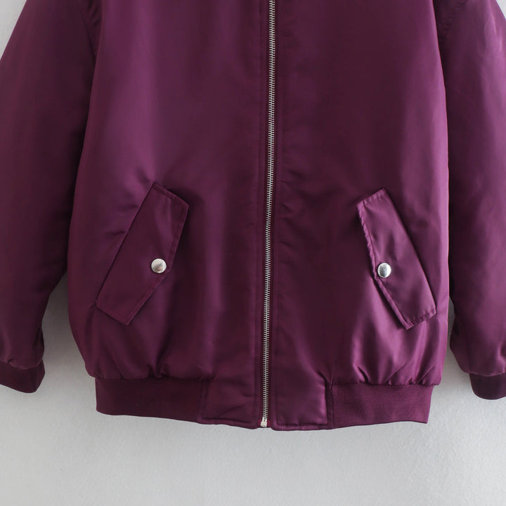 Casual bomber jacket for women with practical pockets and zipper Lune London