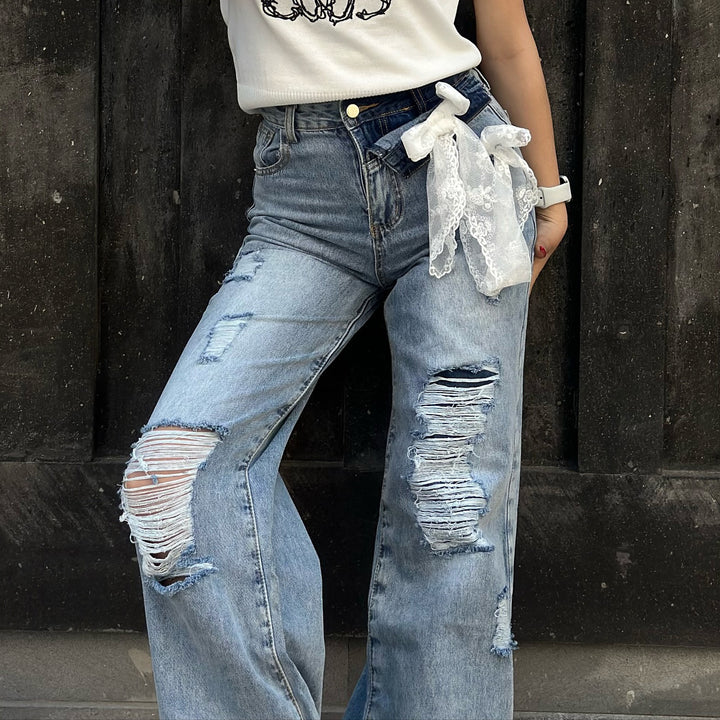Destroyed jeans for women in relaxed oversized fit Lune London