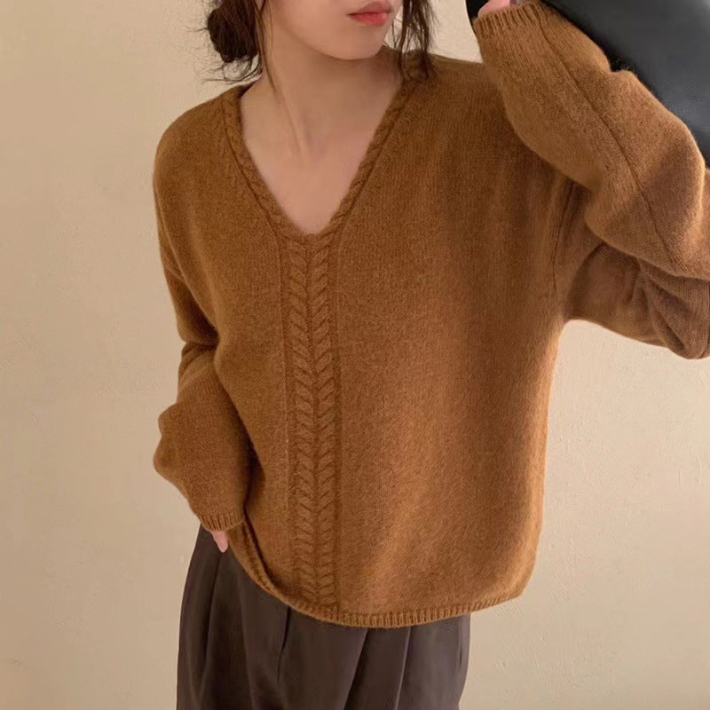 Pull élégant pour femmes en V avec un motif de câble fin Chic & Stil