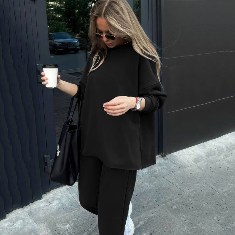 Ladies Comfortable Loungewear Set with Oversized Sweatshirt and Elastic Pants Lune London