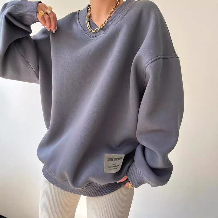 Oversized sweatshirt for women with V-neck and comfortable fit Lune London
