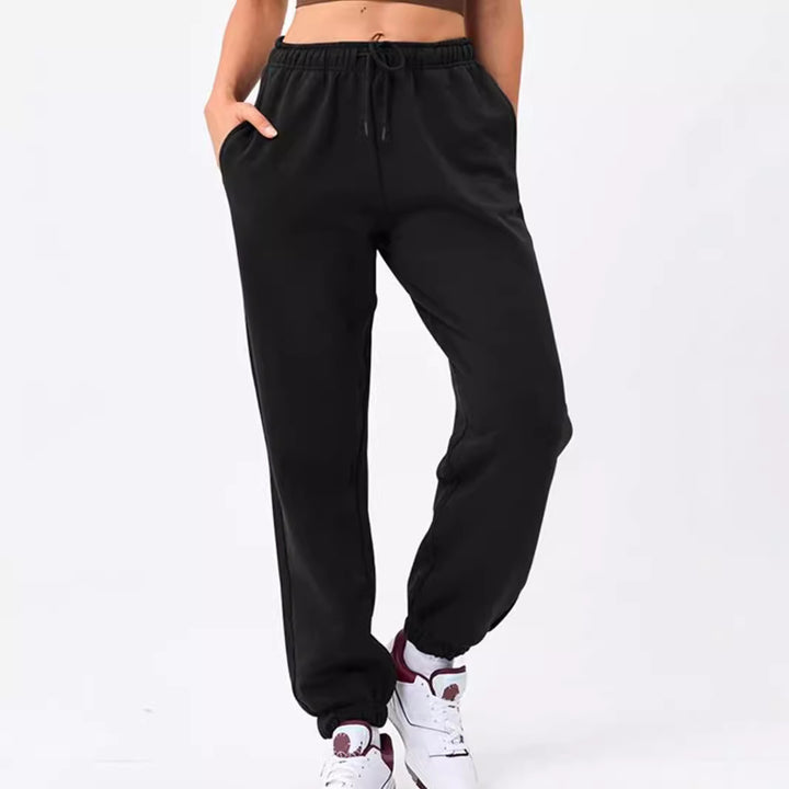 Ladies comfortable sport pants with elastic waistband and side pockets Lune London