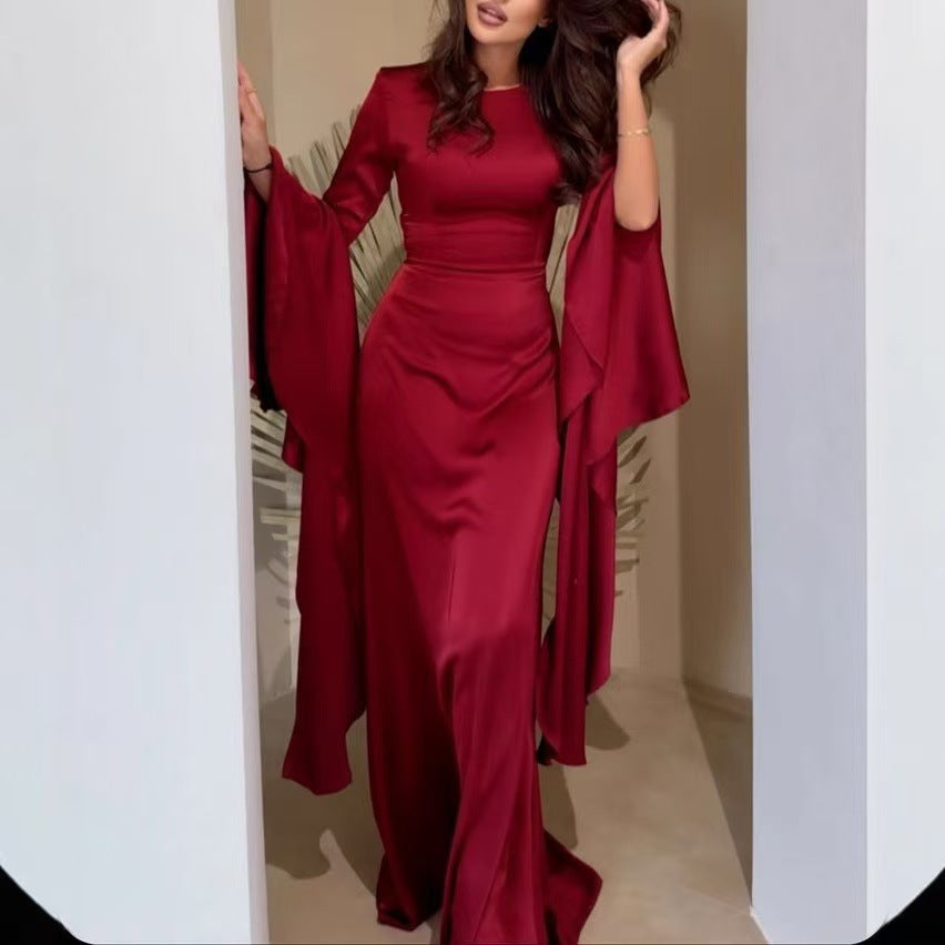 Ladies Elegant Evening Dress with Voluminous Sleeves and Body-Hugging Fit Lune London