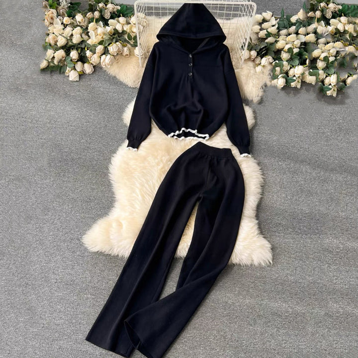 Comfortable Lounge Set for Ladies with Hood and Casual Cut Lune London