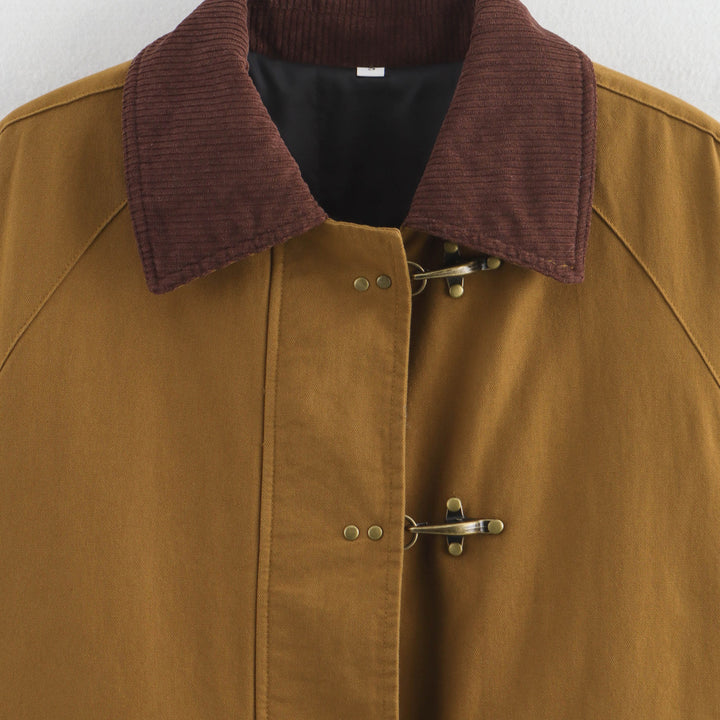 Fashion transitional jacket for women with practical pockets and contrasting collar Lune London
