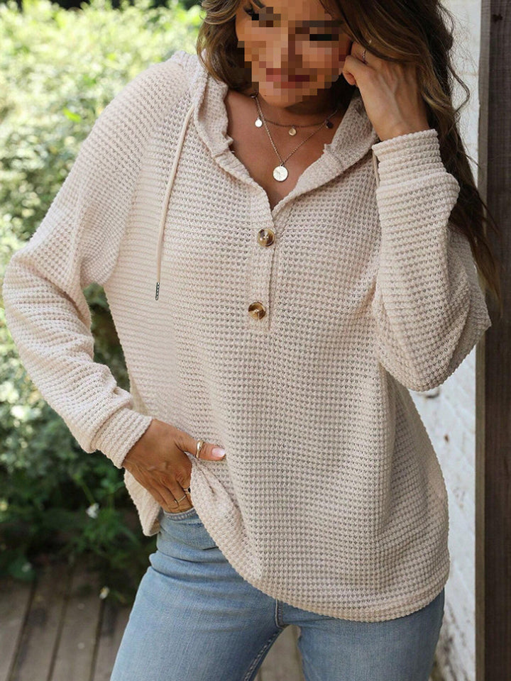 Casual hoodie for women with button details and structured fabric Lune London
